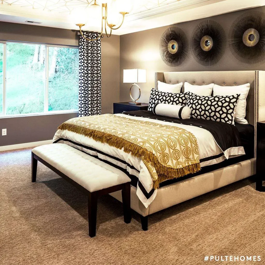 Black, White, and Gold Bedroom Décor